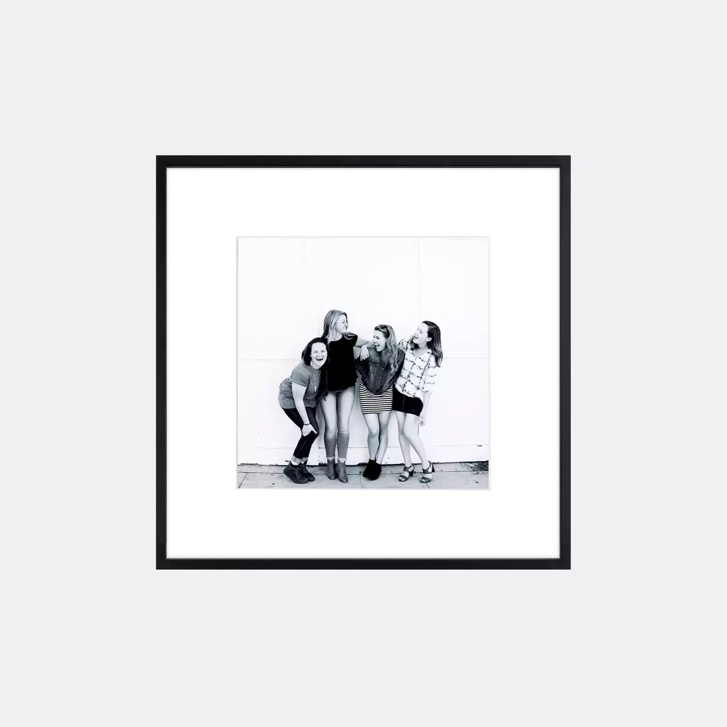 cadre photo carré en aluminium noir taille 30x30 cm avec marie-louise