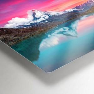 A smooth, very even surface with a soft appearance and minimal glare. The easiest choice for brightly lit rooms.