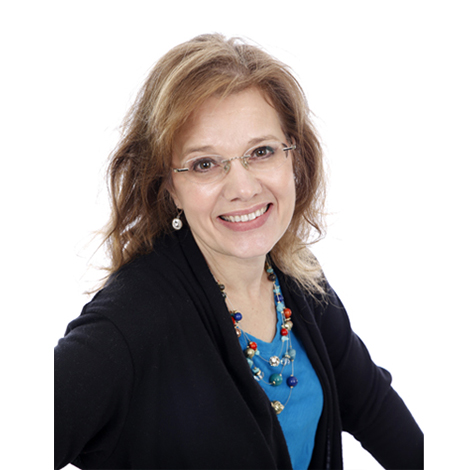 Headshot of Deanna, Harold's Photo Creative Expert