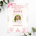 Primjer personalizirane pozivnica za krštenje s fotografijom djeteta, modernog i elegantnog dizajna, s detaljima o datumu i lokaciji ceremonije.