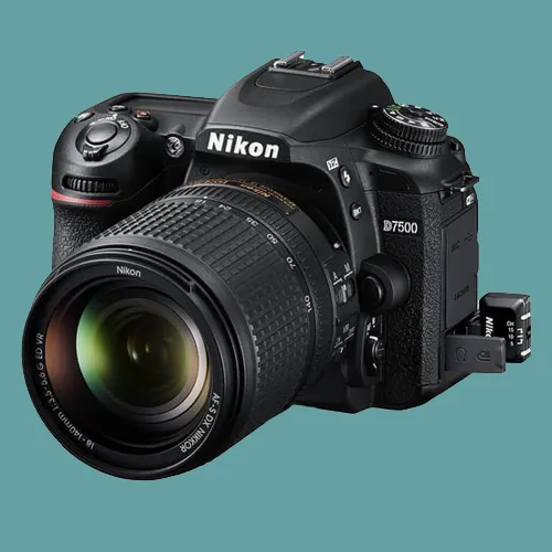 New DSLR camera with lens