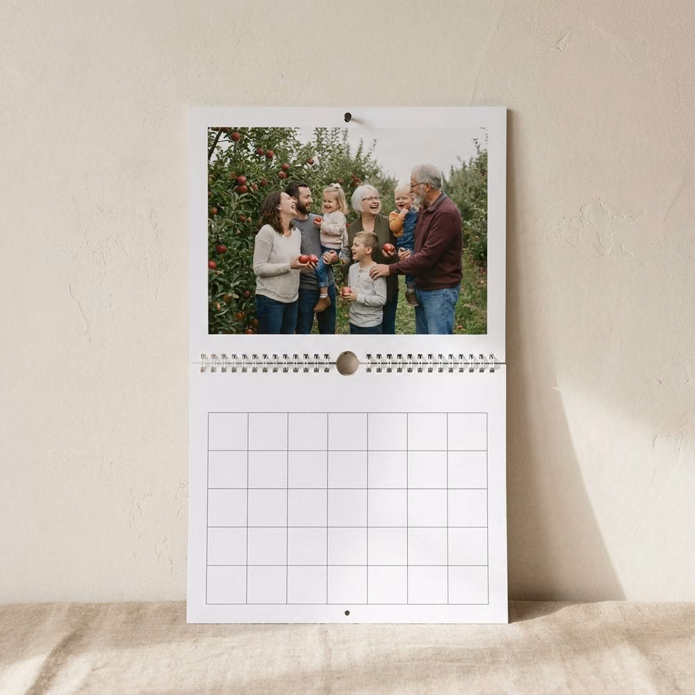 Spiral photo wall calendar