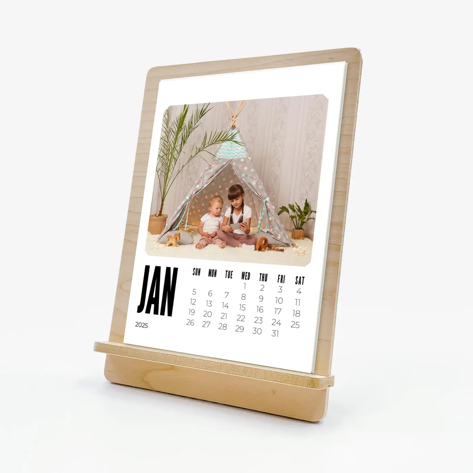 Tabletop easel desk calendar with photos