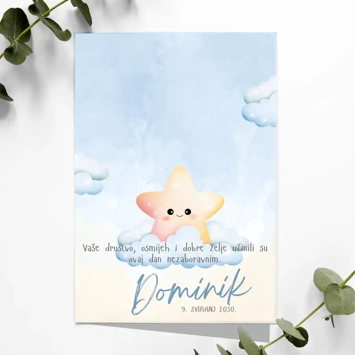 Elegantna zahvalnica za krštenje s ilustracijom zvjezdice na oblaku u pastelno plavom dizajnu.