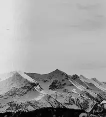 High-gloss paper giving your image outstanding color and produces a metallic effect on prints.