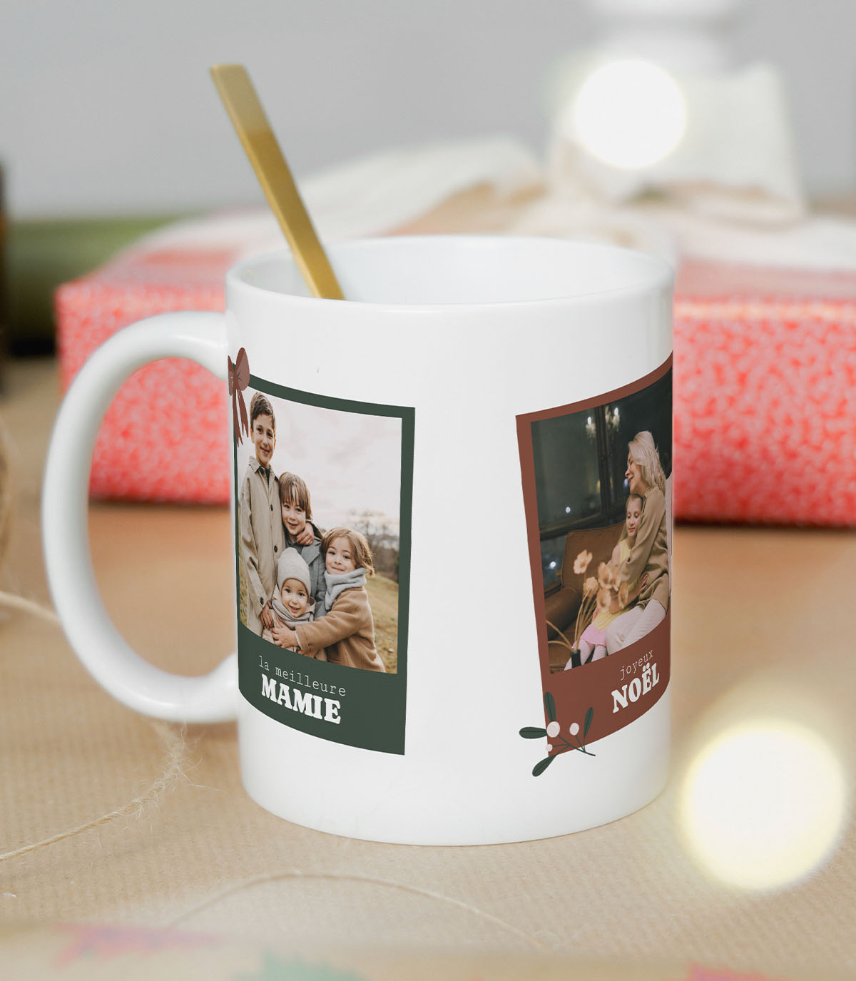 Mug personnalisé 'Trilogie de Noël' avec trois photos Polaroid, cadre coloré et illustrations festives de Noël, idéal comme cadeau à 12,99 €