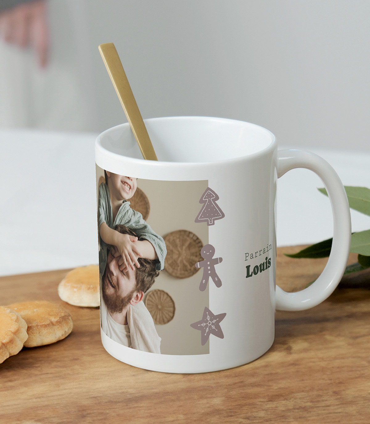 Mug personnalisé 'Parrain' avec photo d'enfant et petits cadeaux de Noël, idéal comme cadeau à offrir sous le sapin.