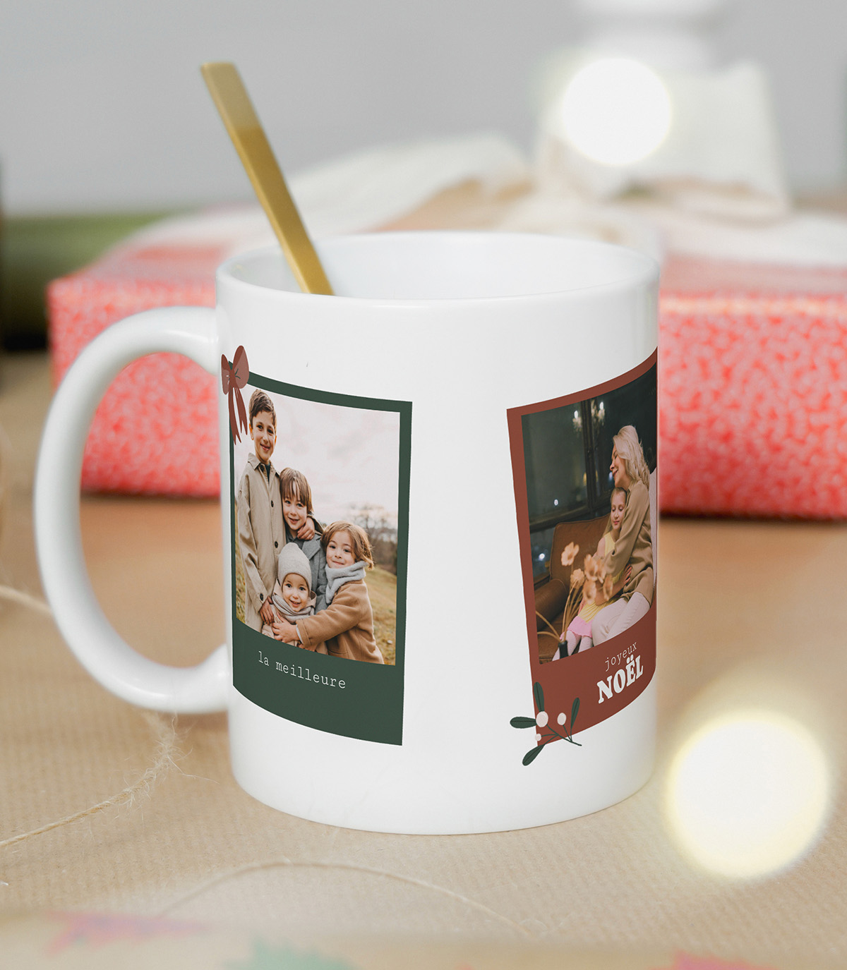 Mug personnalisé 'Trilogie de Noël' avec trois photos Polaroid, cadre coloré et illustrations festives de Noël, idéal comme cadeau à 12,99 €