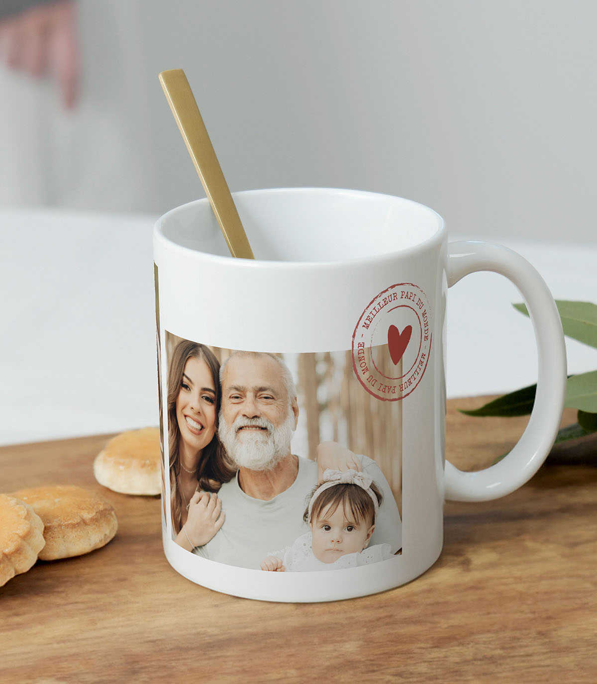 Mug personnalisé "Meilleur papi du monde" avec tampon cœur et photos des petits-enfants, cadeau pour grand-père.