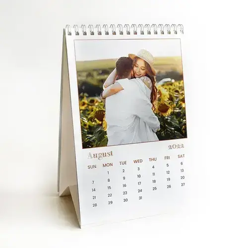Print a 2023 desk photo calendar online with Rapidstudio