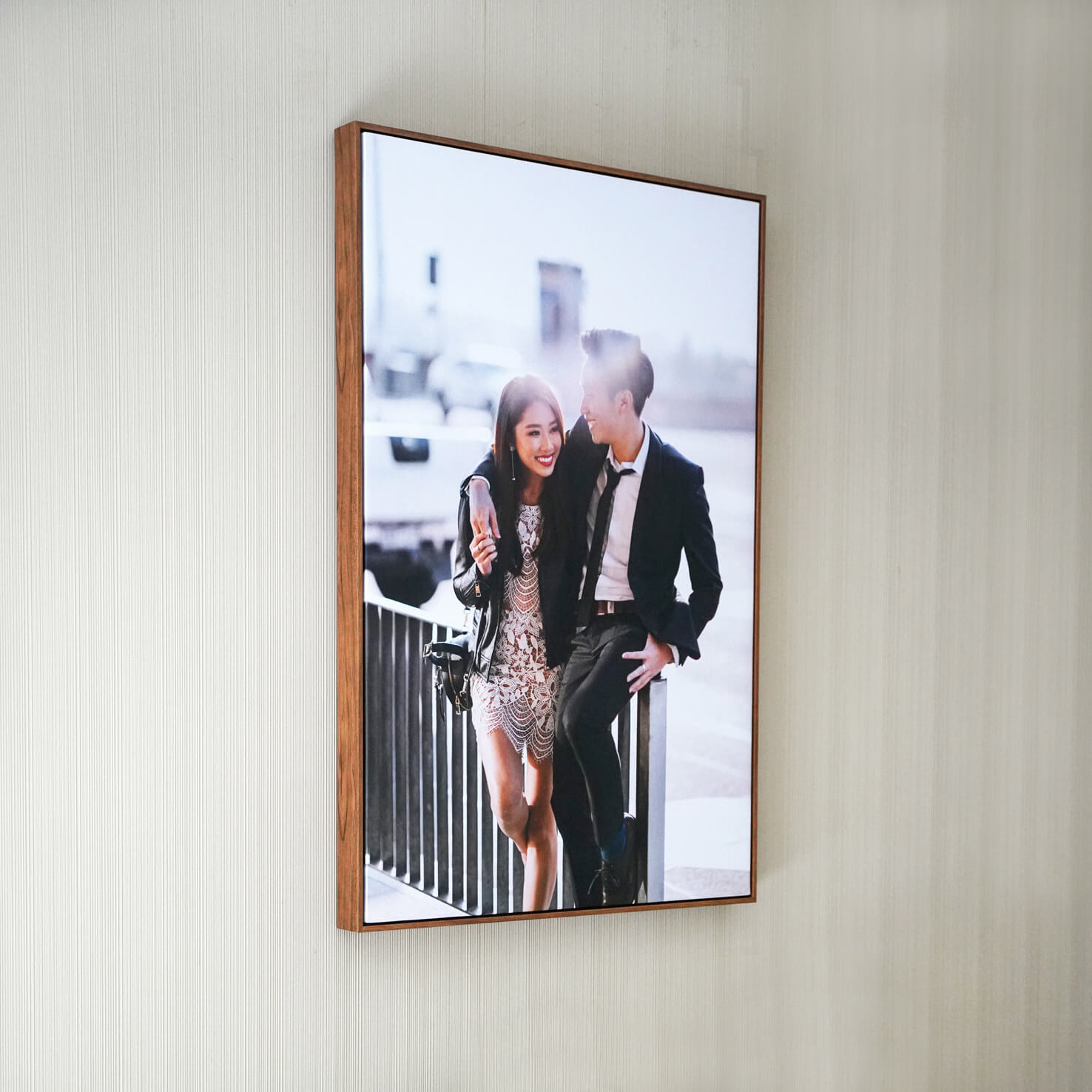 WOODEN FLOAT FRAME CANVAS 32x48